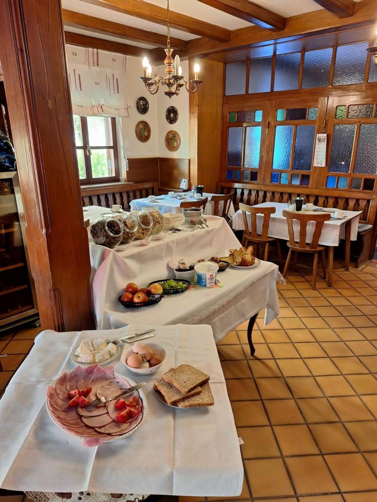 Hotel A La Croix D'Or Sessenheim ภายนอก รูปภาพ